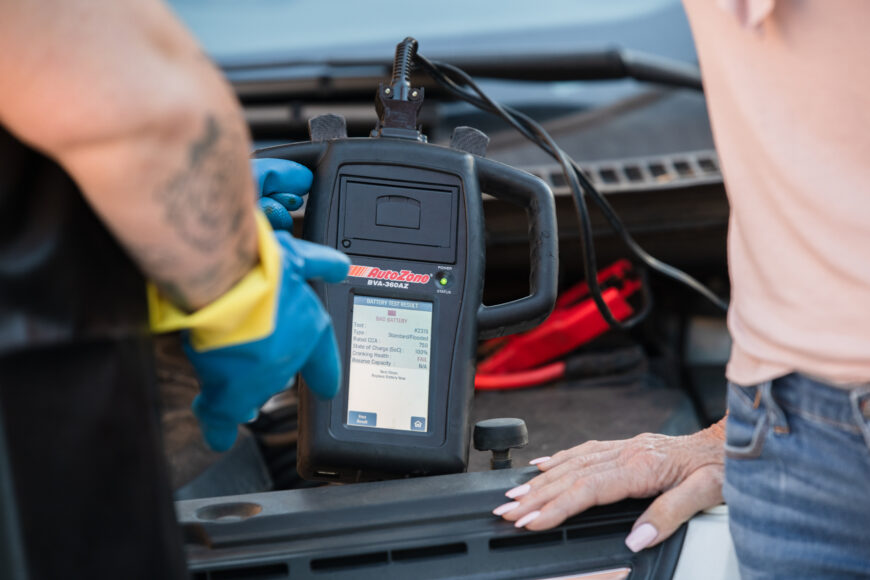 Car Battery Dead? 8 Signs of a Dead Car Battery - AutoZone